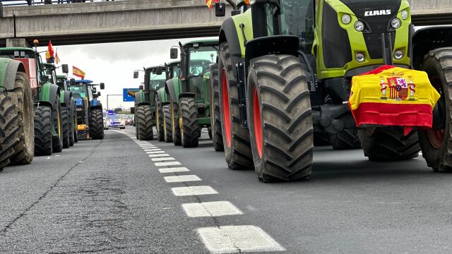 Tractorada de agricultores en A-42 