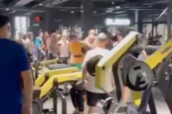 Imagen del vídeo que recoge la violenta riña en un gimnasio de Reus (Tarragona)