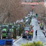 Cerca de 300 tractores irrumpen en Toledo capital