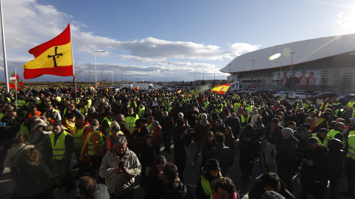 Los agricultores mantienen la huelga pero no consiguen bloquear Madrid