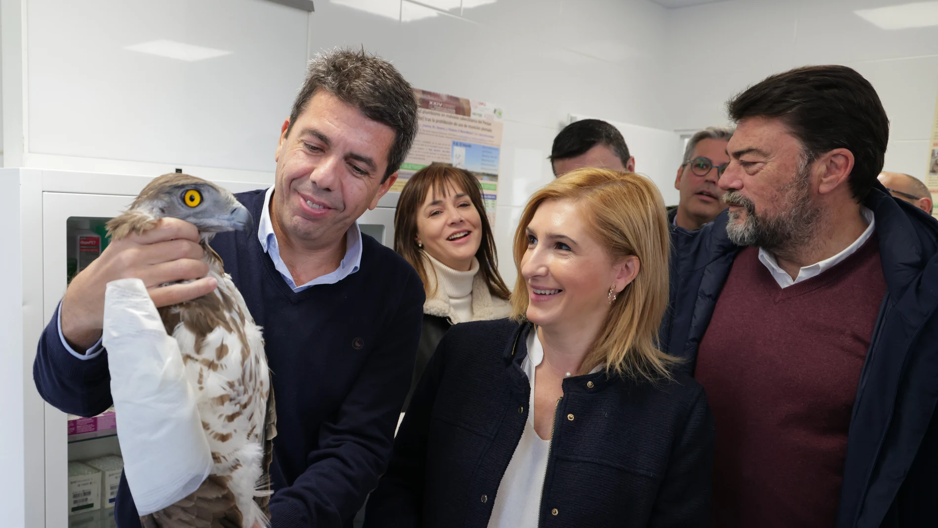 El presidente ha visitado las nuevas instalaciones del centro de recuperación de animales "Santa Faz" en Alicante