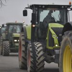 Varias carreteras de Aragón presentan circulación lenta por las 'tractoradas' de los agricultores