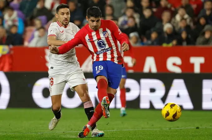 La escalofriante lesión de rodilla de Morata y sus lágrimas en el Sánchez Pizjuán