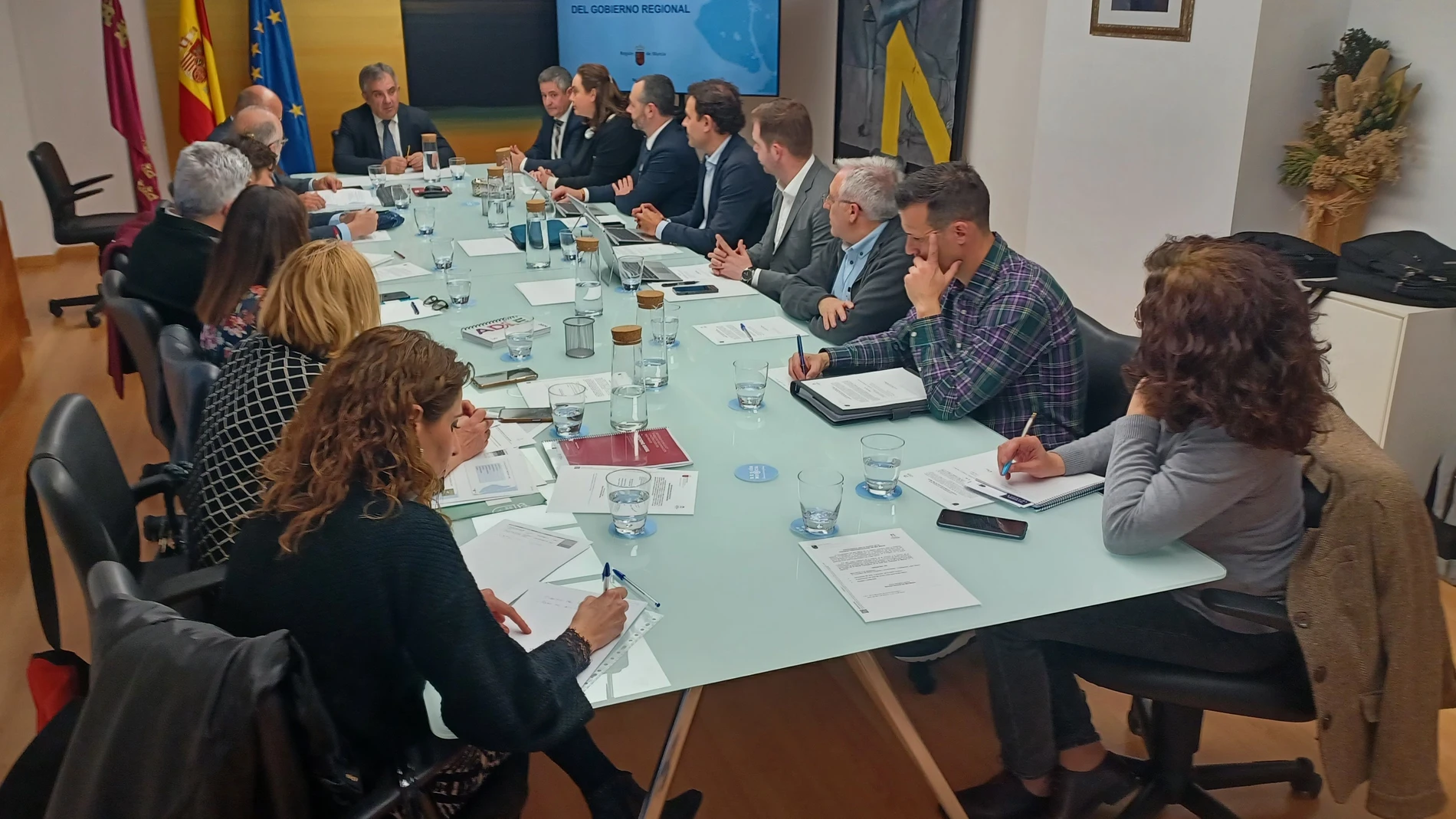 El consejero de Medio Ambiente, Universidades, Investigación y Mar Menor, Juan María Vázquez, preside la reunión de la Comisión Interdepartamental del Mar Menor CARM 12/02/2024