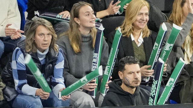 El look de madre de deportista de la Infanta Cristina.