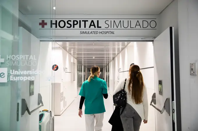 Los médicos del futuro se forman en hospitales simulados