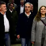 Bendodo llega a la sede del PP de León junto a Ester Muñoz, Vázquez, Suárez-Quiñones y Silván, entre otros