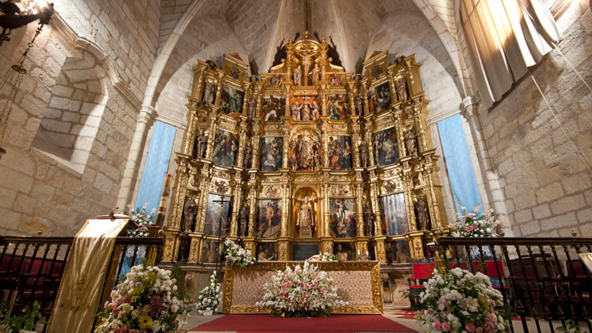 Altar de la Iglesia Nuestra Señora de la Asunción de Arroyo de la Luz (Cáceres)