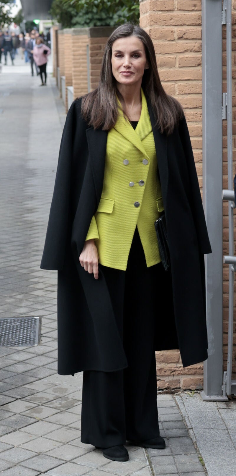 El look de la Reina Letizia para una mañana de trabajo.