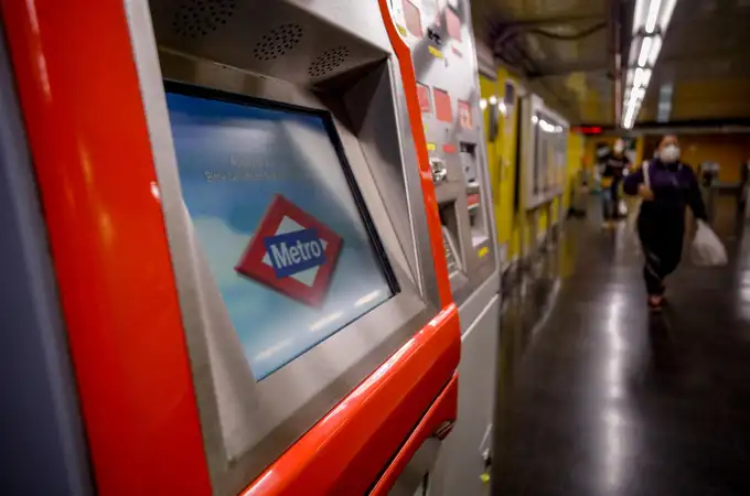 Así trabaja la tecnología inteligente de las nuevas máquinas de billetes de Metro de Madrid