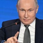 Putin attends Future Technologies Forum in Moscow