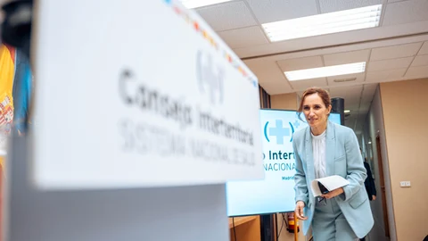 La ministra de Sanidad, Mónica García, a su llegada a una rueda de prensa tras el pleno del Consejo Interterritorial del Sistema Nacional de Salud (CISNS), en el Ministerio de Sanidad, a 9 de febrero de 2024, en Madrid (España). El Ministerio de Sanidad y las CCAA se han reunido para abordar la gestión de profesionales en Atención Primaria (AP), entre otras cuestiones relacionadas con este nivel asistencial. A nivel general, durante el encuentro se ha procedido a una evaluación de las acciones del Plan de Acción de Atención Primaria y Comunitaria 2022-2023 y futuros pasos a tomar. 09 FEBRERO 2024;MADRID;SANIDAD;CCAA;CISNS;GESTION DE PROFESIONALES;ATENCION PRIMARIA Gabriel Luengas / Europa Press 09/02/2024