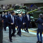 El presidente ruso, Vladimir Putin, visita una fábrica de tanques ayer en Nizhny
