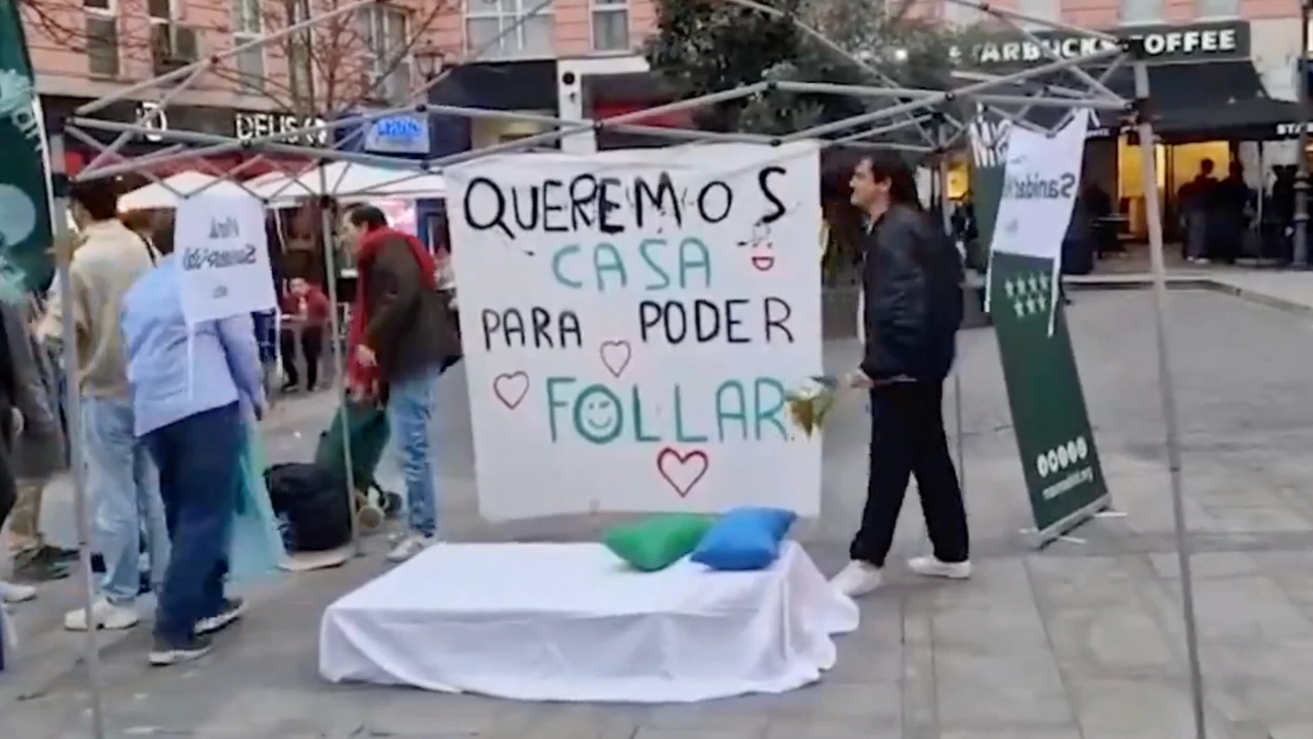 Cartel de los jóvenes de Más Madrid: "Queremos casa para poder follar"