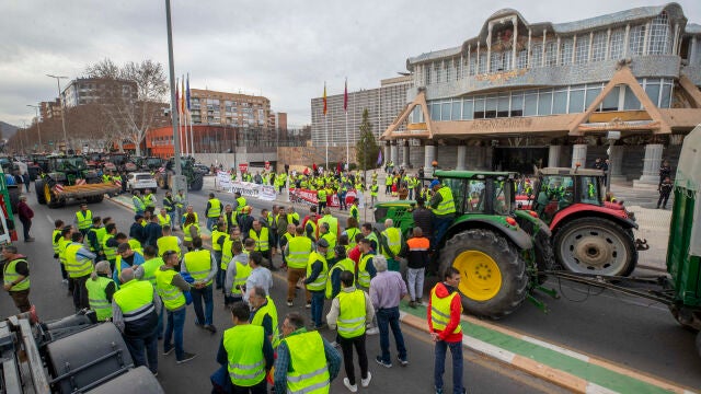 Agricultores protestan en Cartagena