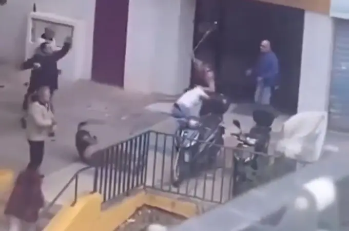 Una brutal pelea a palos en Málaga se salda con cuatro detenidos
