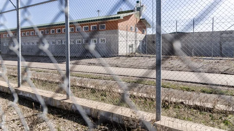 El acusado de asesinar a tres hermanos en Morata (Madrid) mata a su compañero de celda en la cárcel de Estremera