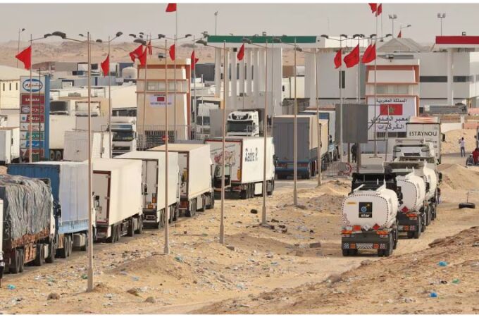 Camiones marroquíes en la frontera con Mauritania