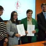 La rectora de la UCAV, María del Rosario Sáez Yuguero, firma un convenio marco con la Universidad Católica de Honduras (UNICAH)