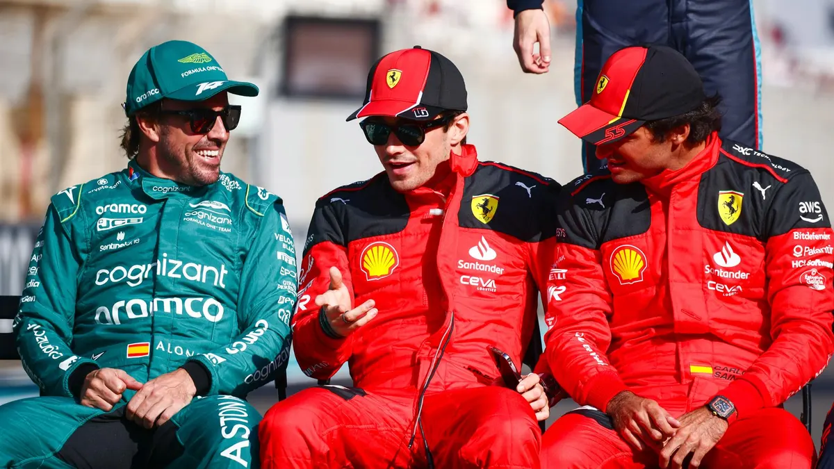 Sainz y Ferrari mandan... sin Verstappen