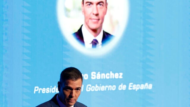 Pedro Sánchez clausura la IV edición del Foro de la Asociación Española de Fabricantes de Automóviles y Camiones (ANFAC)