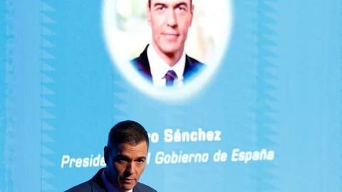 Pedro Sánchez clausura la IV edición del Foro de la Asociación Española de Fabricantes de Automóviles y Camiones (ANFAC)