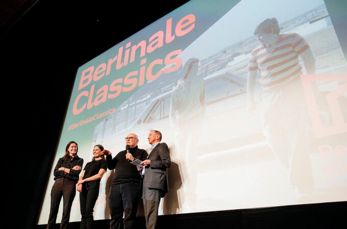 Familiares de Carlos Saura durante la presentación en la Berlinale de la restauración de "Deprisa, deprisa"