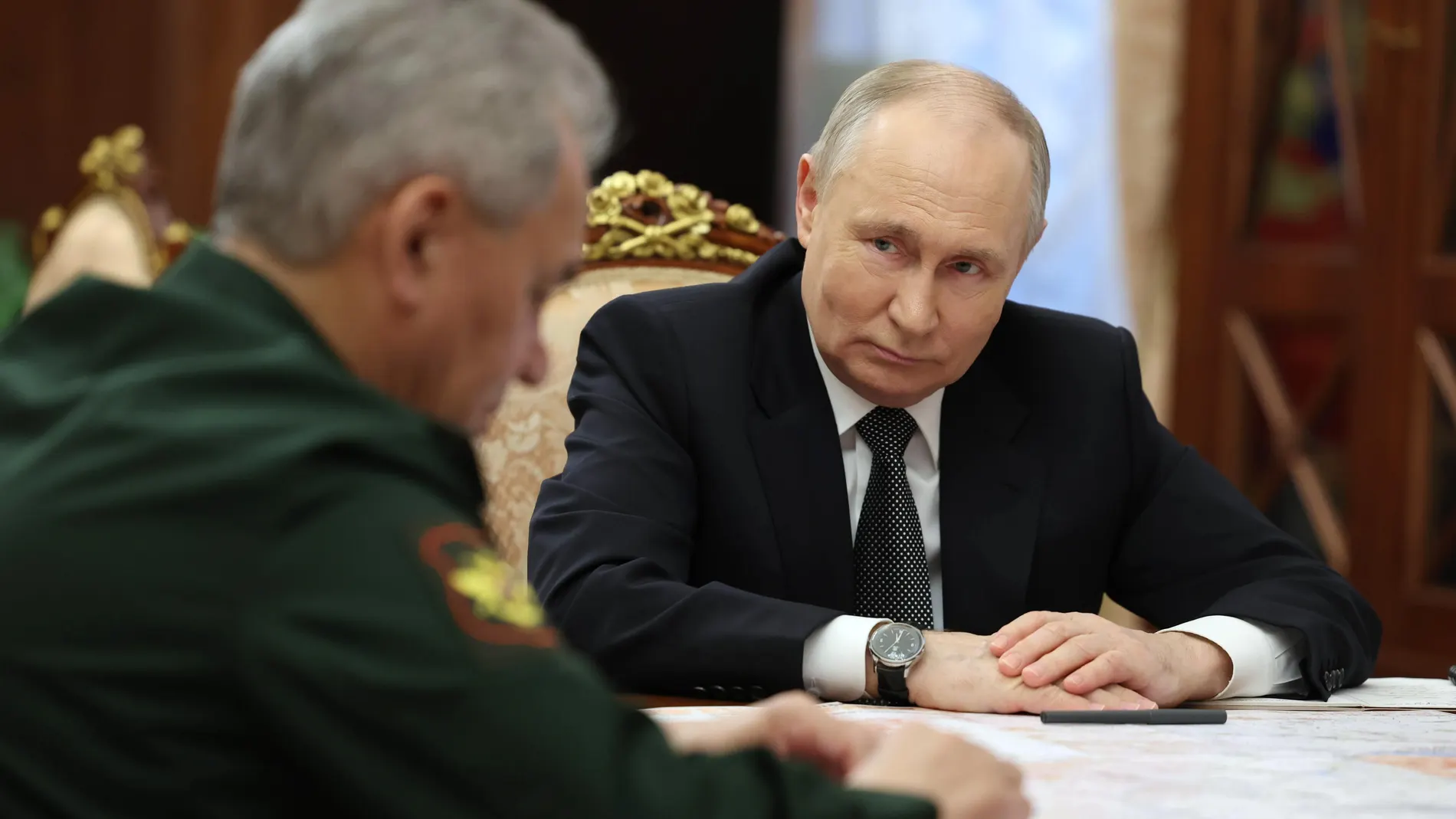 Moscow (Russian Federation), 19/02/2024.- Russian President Vladimir Putin (R) listens to Russian Defence Minister Sergei Shoigu during a meeting at Kremlin, in Moscow, Russia, 20 February 2024. The losses of the Ukrainian armed forces during the counter-offensive in 2023 amounted to over 166 thousand military personnel, more than 800 tanks, and almost 2.4 thousand armored combat vehicles, said Russian Defense Minister Sergei Shoigu. Vladimir Putin called the capture of Avdeevka by Russian Fo...