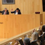 Pleno de la Diputación de Málaga, hoy durante la votación de la moción presentada por el Partido Popular para la suspensión del peaje de la AP-7