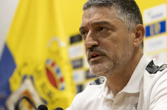 García Pimienta deja la puerta abierta a su salida de Las Palmas en verano