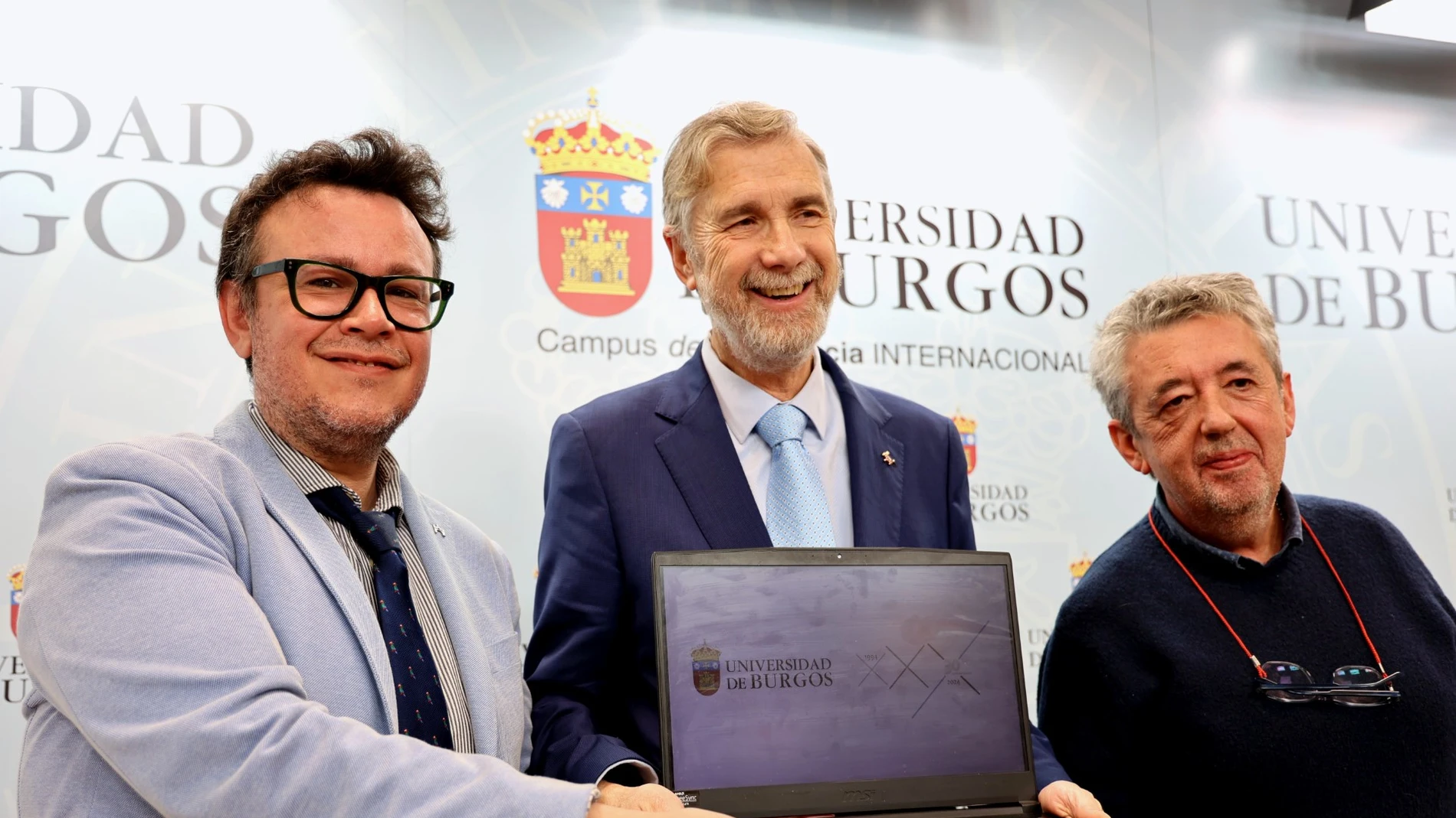 El rector de la Universidad de Burgos, Manuel Pérez Mateos, presenta la programación y el logotipo del 30 Aniversario