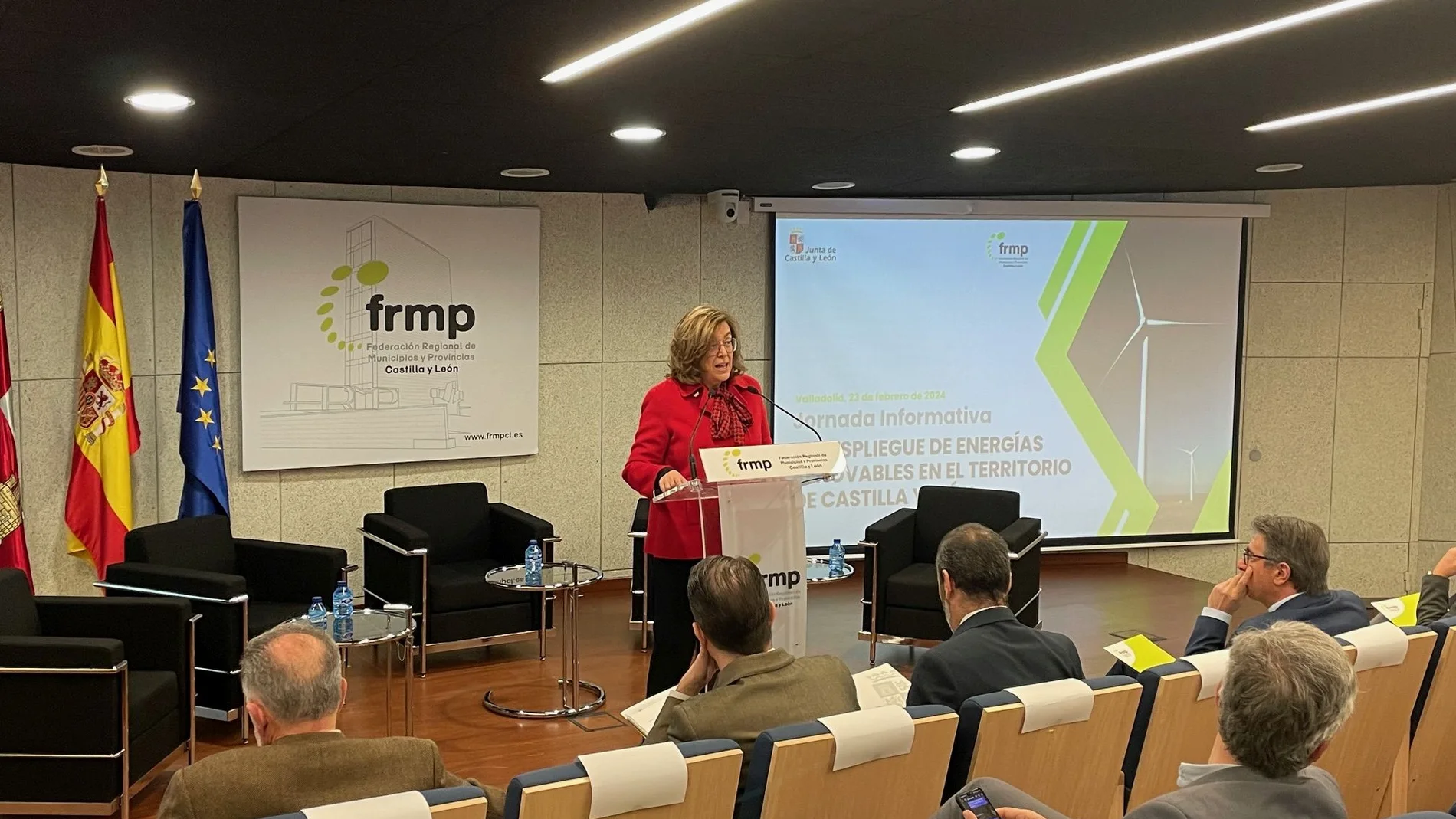 La presidente de la FRMP: Ángeles Armisén, interviene en la jornada formativa sobre el despliegue de las energías renovables en nuestra Comunidad