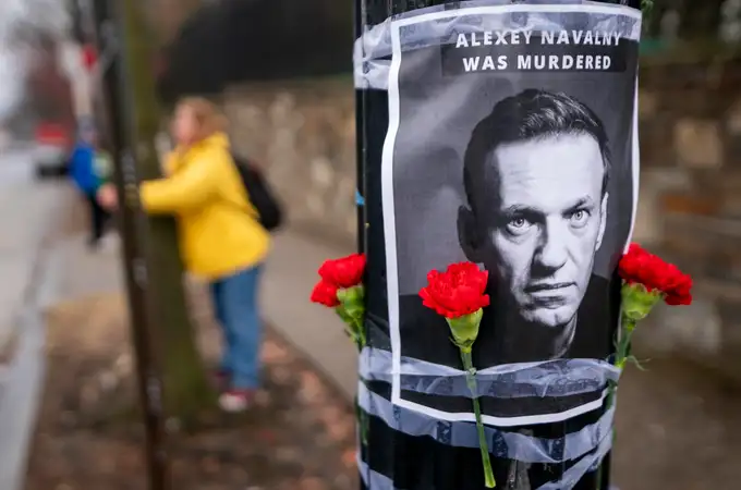 Los aliados de Navalni acusan a Putin de asesinar al disidente días antes de ser incluido en un canje de prisioneros