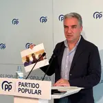 El vicesecretario de Coordinación Autonómica y Local y Análisis Electoral del PP, Elías Bendodo, en rueda de prensa en Marbella.