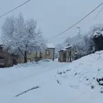 Nieve de hasta 8 centímetros en Renedo de Valdetuéjar (León) 