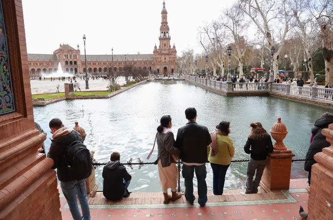 El Defensor Andaluz lleva años exigiendo protección para la Plaza de España de Sevilla