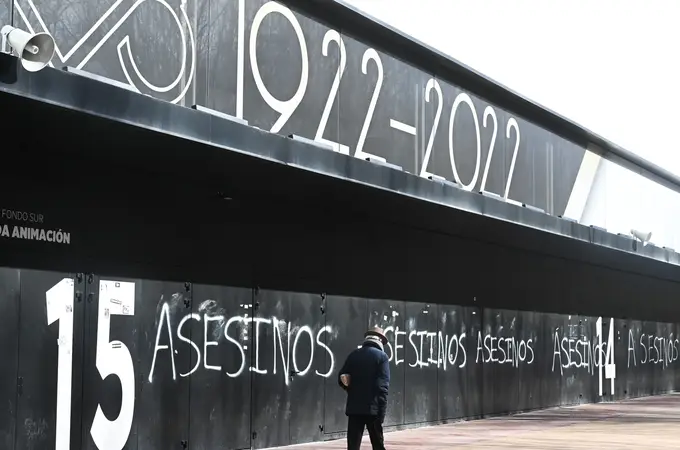 El estadio de ‘El Plantío’ de Burgos amanece con numerosas pintadas de ‘asesinos’