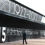 El estadio de ‘El Plantío’ de Burgos amanece con numerosas pintadas de ‘asesinos’