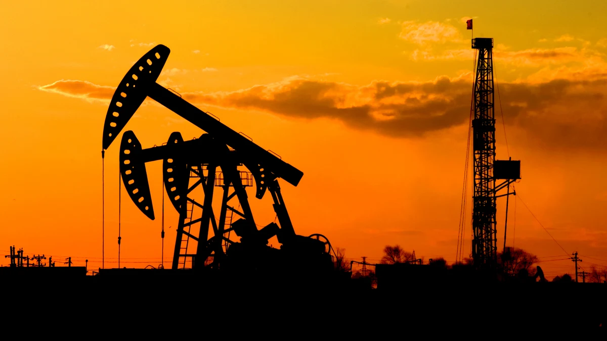 Rusia y Kazajistán meten más presión al precio de los carburantes al anunciar una reducción de más de 500.000 barriles en sus exportaciones de petróleo
