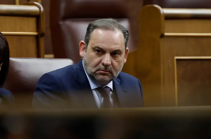 Ábalos desafía al PSOE: dimite como presidente de la Comisión de Interior y retiene su acta como diputado