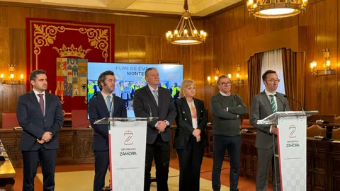 Fernando de la parte, Álvaro Ramos-Catalina y Javier faúndez, entre otros, tras renovar el acuerdo