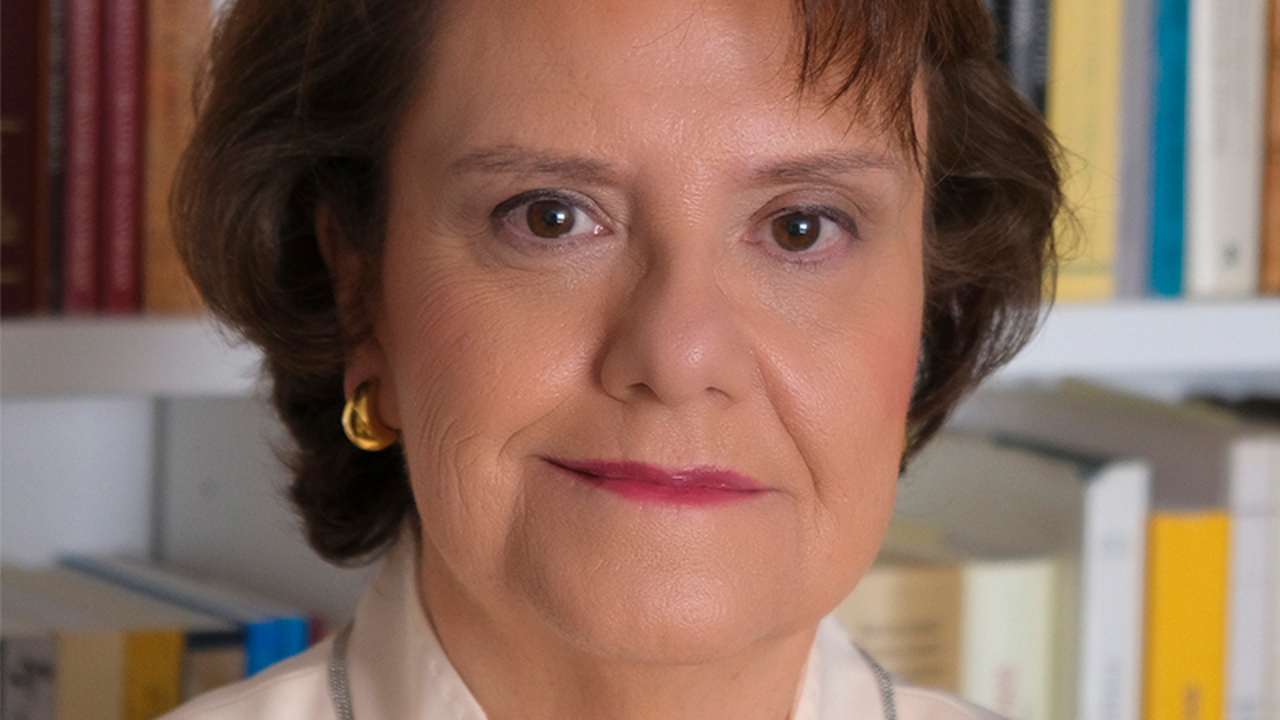 Elena Rodríguez ingresa en la Academia de la Historia con un discurso ...