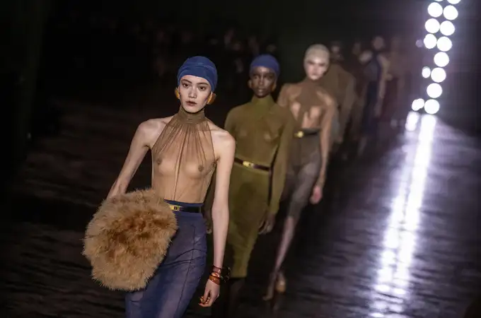Elegancia y modernidad definen la nueva colección de Saint Laurent para el próximo invierno 2024