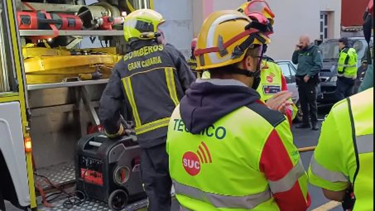 Two seriously injured in a fire in a building in Gran Canaria