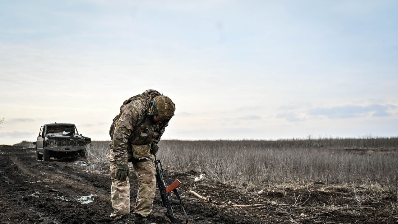 ロシアの突撃部隊がザポリージャ近郊のロボティーンの町に入る