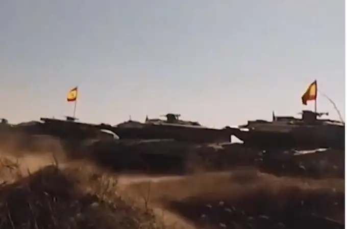 Tanques españoles y la bandera rojigualda en el frente de Ucrania: 