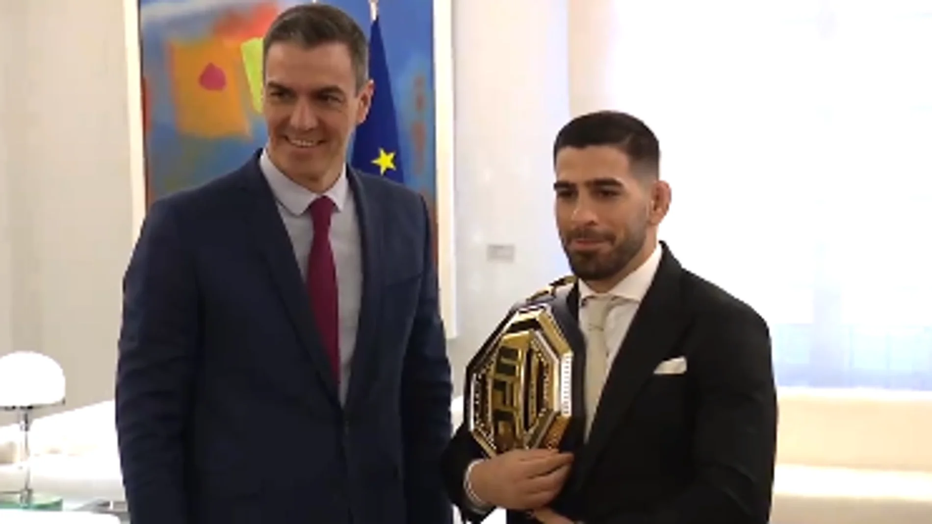 Ilia Topuria, junto a Pedro Sánchez