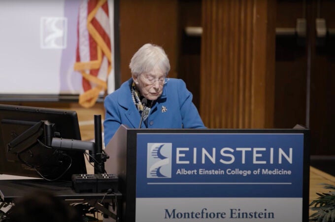 Ruth Gottesman en Escuela de Medicina Albert Einstein en el Bronx
