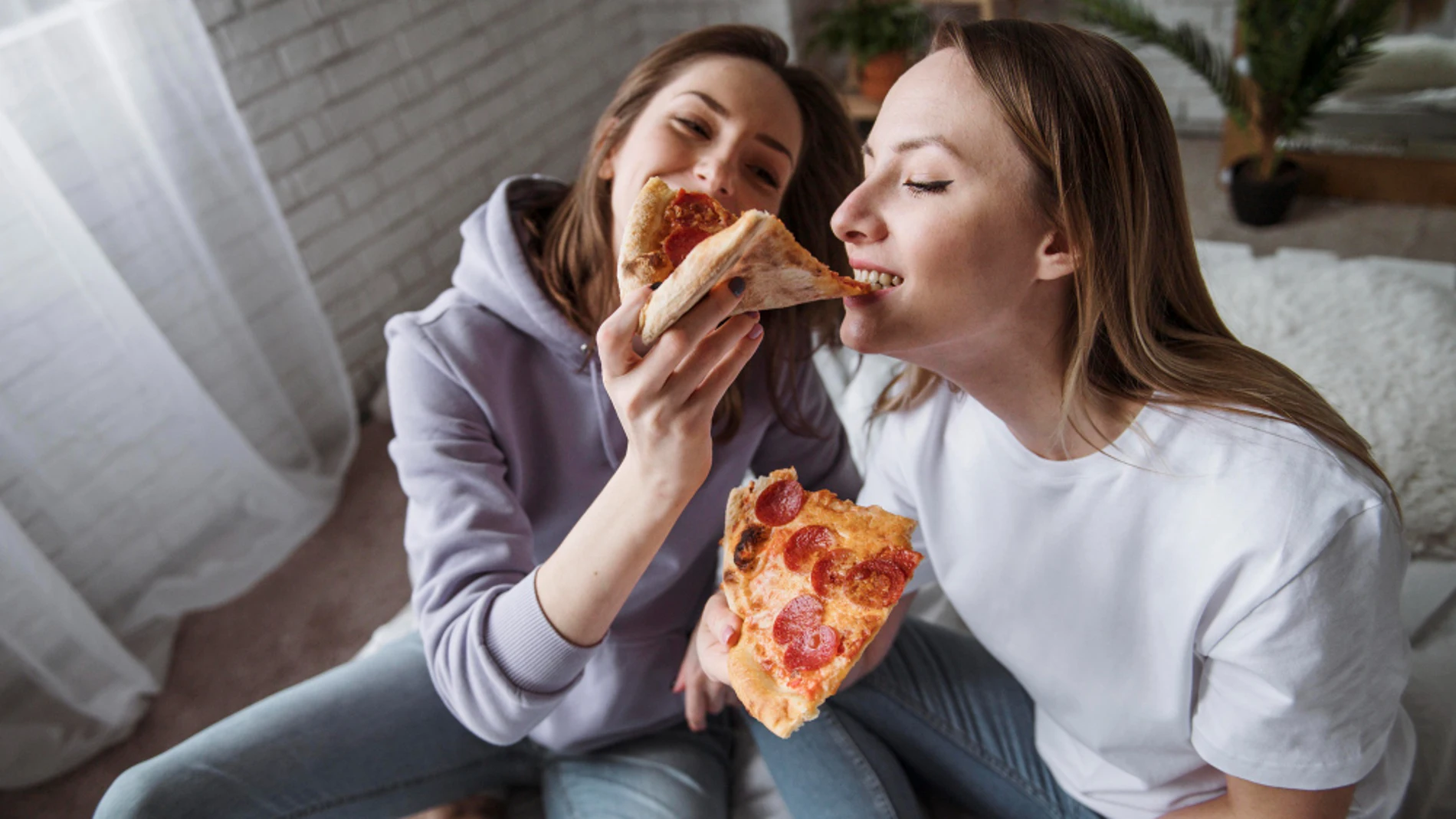 por qué comemos más en exceso pizza y nos hace engordar