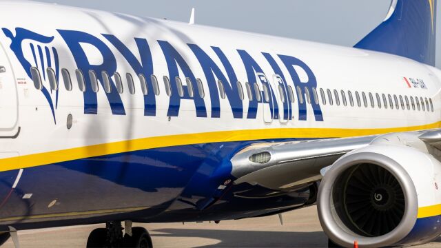 Vuelo de Ryanair desviado por pelea a puñetazos y botellazos